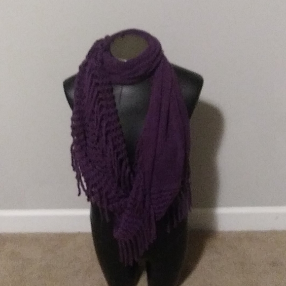 Women's scarf - Picture 2 of 5